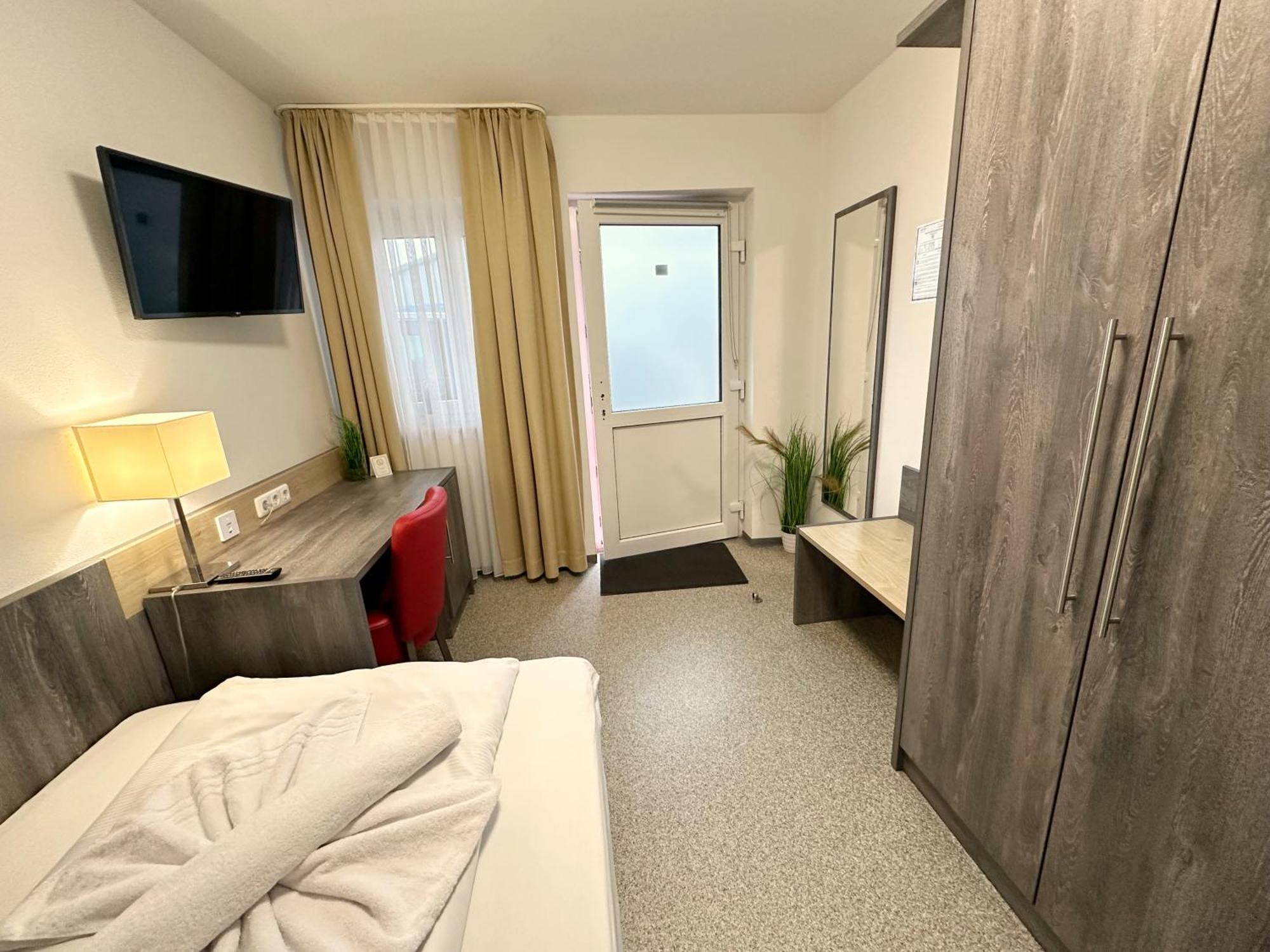 Sunny Hotel Regenstauf Esterno foto